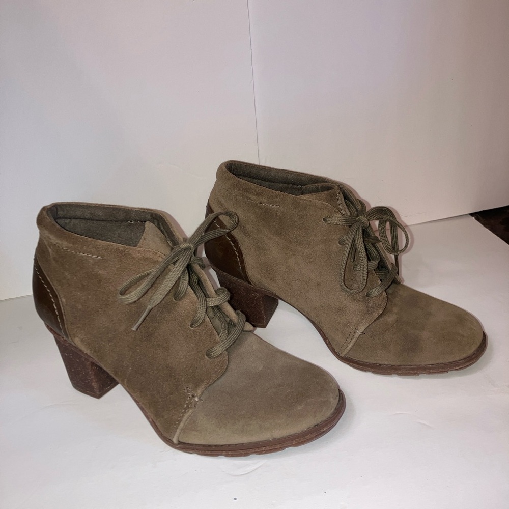 Clarks Women's Olive Suede Heeled Boots NWOT